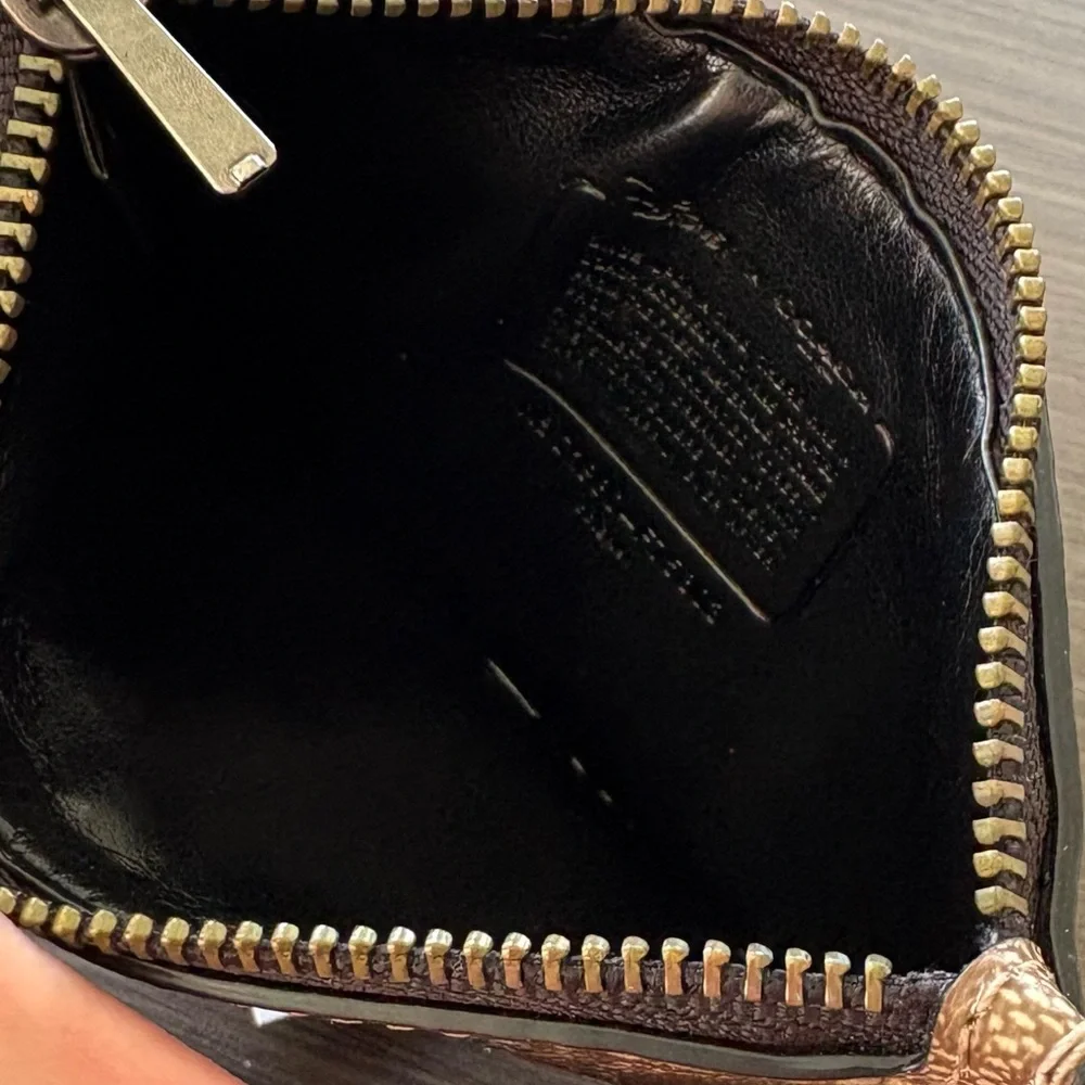 Coach Disney Poison Apple Signature Wallet - Limited Edition Zip Card Case - Picture 6 of 7